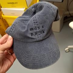 Sapka, amint azt IKEA Paris - Italie Deux az iLost segítségével jelentette.