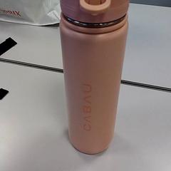 Botella de auga Roze, segundo informou Vrije Universiteit Amsterdam usando iLost