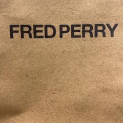 حقائب حمل وحقائب اليد Fred Perry، كما تم الإبلاغ عنه بواسطة Designer Outlet Roermond عبر iLost
