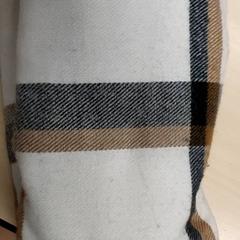 Kleding Sjaal, jak nahlášeno Centraal magazijn pomocí iLost