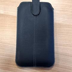 Etui na telefon komórkowy Zwart, zgłoszono przez Connexxion Amstelland-Meerlanden Schiphol Noord przy użyciu iLost