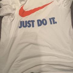 Tshirt, come riportato da Van der Valk Hotel Haarlem utilizzando iLost