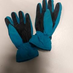 Gloves, as reported by Regio West-Vlaanderen using iLost