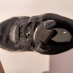 구두 noire et blanche, iLost를 사용하여 TCL에 보고됨