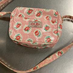 かばん・バッグ, a été signalé par IKEA立川 utilisant iLost