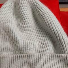 Vêtements - Muts, a été signalé par Regio Limburg - Leuven utilisant iLost