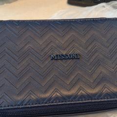 Etui blauw, zoals gemeld door Haven Hotel Rotterdam met iLost