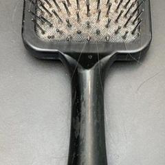 Haarborstel, zoals gemeld door Universiteit Gent - Faculteitsbibliotheek LW met iLost