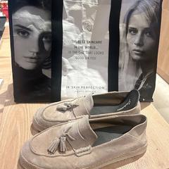 Loafers Zara, rapporterat av Van der Valk Hotel Eindhoven - Best med iLost