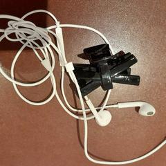 Hodetelefoner blanc, som rapportert av TCL ved bruk av iLost