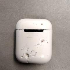 Funda per a auriculars Wit, segons ha informat Arriva Friesland / Groningen mitjançant iLost