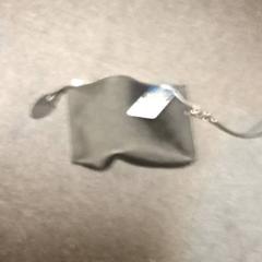 Táska, amint azt Mövenpick Hotel Amsterdam City Centre az iLost segítségével jelentette.