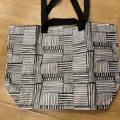 Saco ecológico, como reportado por IKEA鶴浜 utilizando o iLost