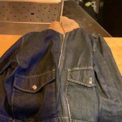Jacket Spijkerjas, as reported by Café Leentje using iLost