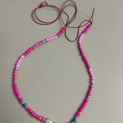 Necklace roze kralen, as reported by Burgers' Zoo using iLost