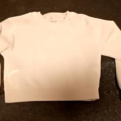 Tröja Pink, rapporterat av Mövenpick Hotel Amsterdam City Centre med iLost