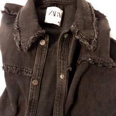 ジャケット Zara がiLostで Vrije Universiteit Brussel (VUB) によって報告されました