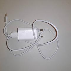 Adapter USB-C, som rapportert av Van der Valk Hotel Schiphol ved bruk av iLost