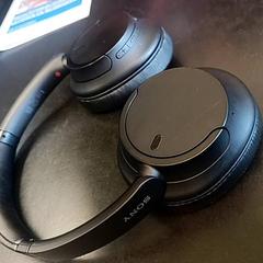 Slúchadlá - Sony, ako bolo nahlásené Universiteit Gent - Faculteitsbibliotheek LW pomocou iLost