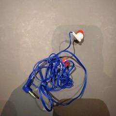 Earphones, como reportado por Van der Valk Hotel Deventer utilizando o iLost
