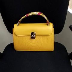 İLost kullanarak ilévia tarafından bildirildiği gibi Bez çanta a