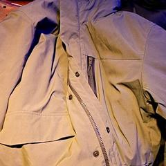 Txamarra Green with hood, gisa salatu by Club Nyx/Exit Café iLost erabiliz