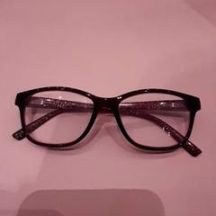 안경 Rood, iLost를 사용하여 Van der Valk Hotel Schiphol에 보고됨