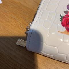 Plånbok wallet, rapporterat av Designer Outlet Roermond med iLost