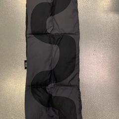 マフラー, como reportado por IKEA Tokyo-Bay utilizando o iLost