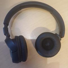 Hörlurar, rapporterat av NHL Stenden hogeschool Emmen med iLost