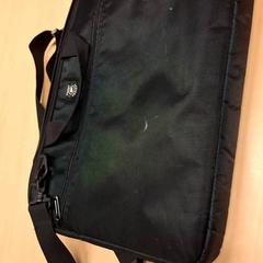 Taška na notebook, ako bolo nahlásené RET pomocou iLost