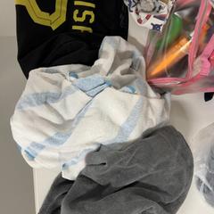 المناشف & حقيبة مكياج towles، كما تم الإبلاغ عنه بواسطة Silver Sands Beach عبر iLost