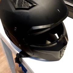 Kask, zgłoszono przez Qbuzz ZHN przy użyciu iLost