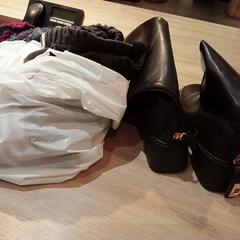 Skor (underkategori) zwarte laarzen en kleding, rapporterat av Van der Valk Hotel Vianen med iLost