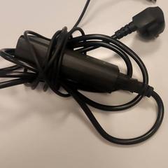 İLost kullanarak Vrije Universiteit Amsterdam tarafından bildirildiği gibi Dizüstü bilgisayar şarj cihazı