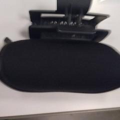 Glasses case with glasses Zwart, as reported by Vrije Universiteit Amsterdam using iLost