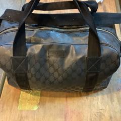 İLost kullanarak Gemeente Amsterdam - Bureau Gevonden Voorwerpen tarafından bildirildiği gibi Çanta Zwart