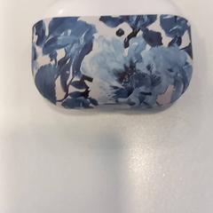 Hörlursfodral, rapporterat av Arriva Limburg Noord med iLost