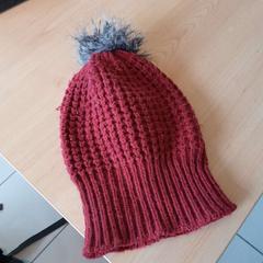 İLost kullanarak TCL tarafından bildirildiği gibi Bonnet LAINE COULEUR BORDEAU AVEC PONPON