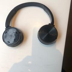 headset Sony, as reported by Van Gogh Museum using iLost
