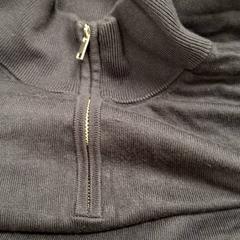 Kleding, zoals gemeld door IKEA Paris - Italie Deux met iLost