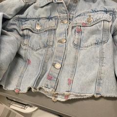 Bunda Zara maat 116, jak nahlášeno IKEA Haarlem pomocí iLost