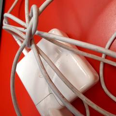 Laddare, rapporterat av UvA REC med iLost