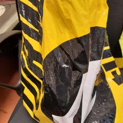 Sack plastique jaune et noir, gemeldet von TCL über iLost