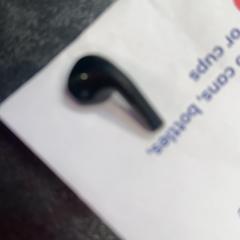 Słuchawka, zgłoszono przez Rotterdam The Hague Airport przy użyciu iLost