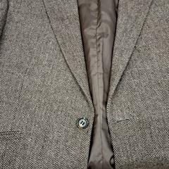 Blazerra Briun, gisa salatu by Hotel Theater FIGI iLost erabiliz