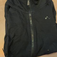 Chaqueta Zwart, ha sido reportado por Pathé Arnhem con iLost