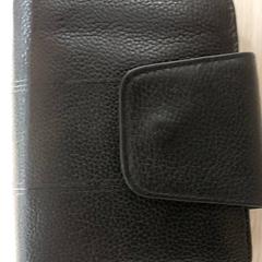 지갑 - PETELAVA, iLost를 사용하여 Centraal magazijn에 보고됨