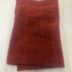 Halsduk rött, rapporterat av IKEA Jönköping med iLost