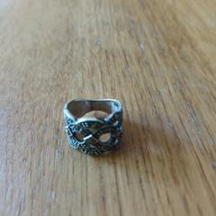 zilvern ringtje met steentjes, as reported to iLost